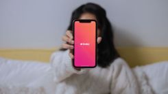Online dating AI scams