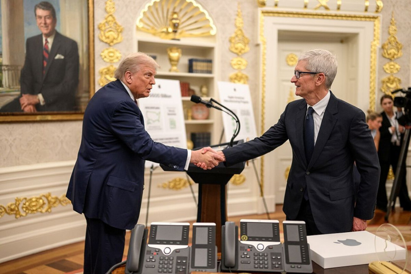 Donald Trump and Tim Cook