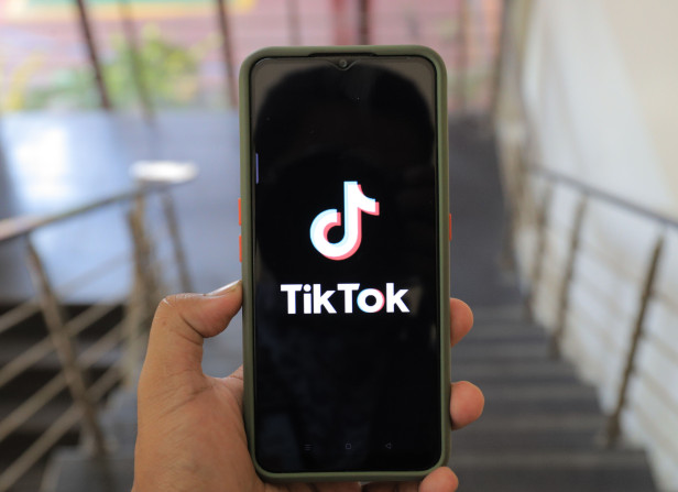TikTok Instagram X Antisemitism Report