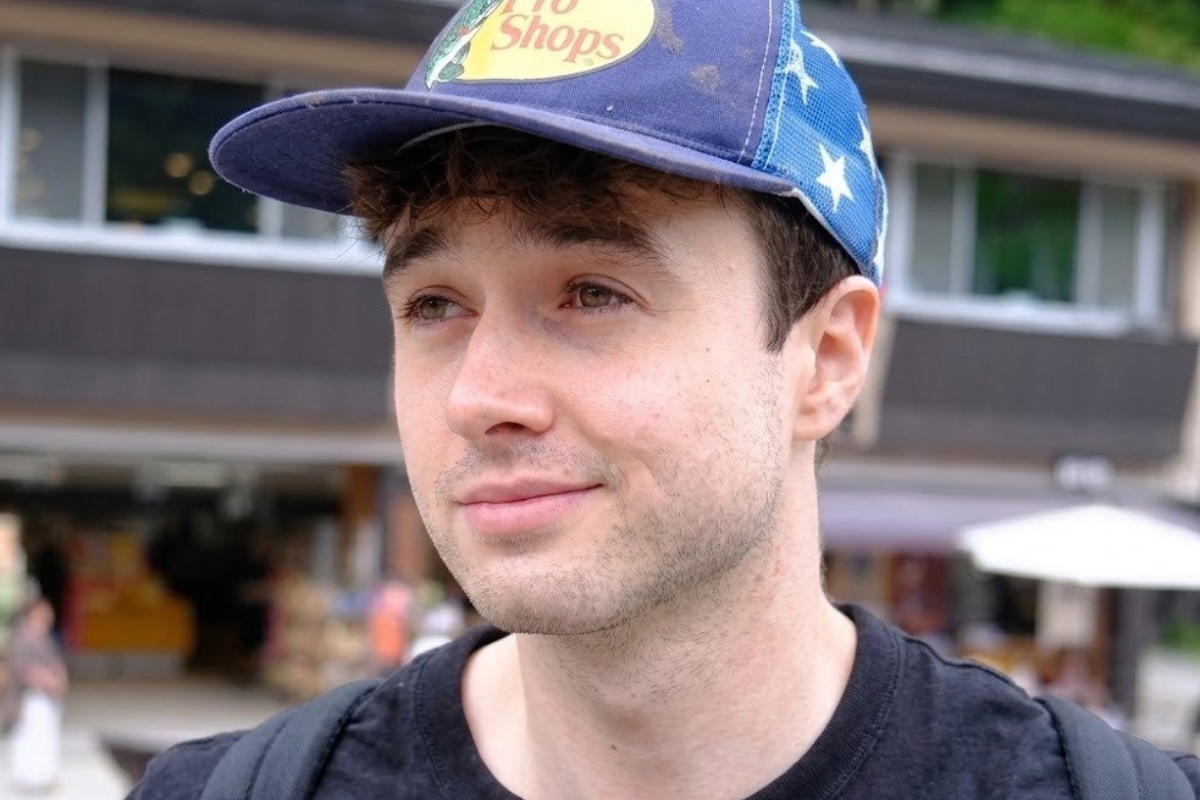 Anthropic researcher Jacob Coxon discusses concerns about AI safety