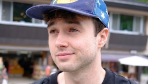 Anthropic researcher Jacob Coxon discusses concerns about AI safety