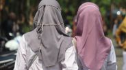 AI Chatbots Strip Religious Headwear Vulnerability