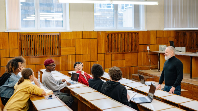 University Students Attend a Lecture as AI Automation Expands